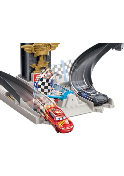 Disney ve Pixar Disney Cars Rust-Eze Yarış Kulesi GJW42 modelleri