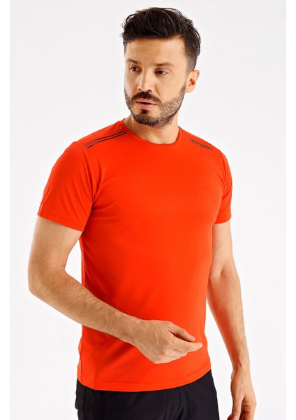 T-Shirt Kevin M modelleri