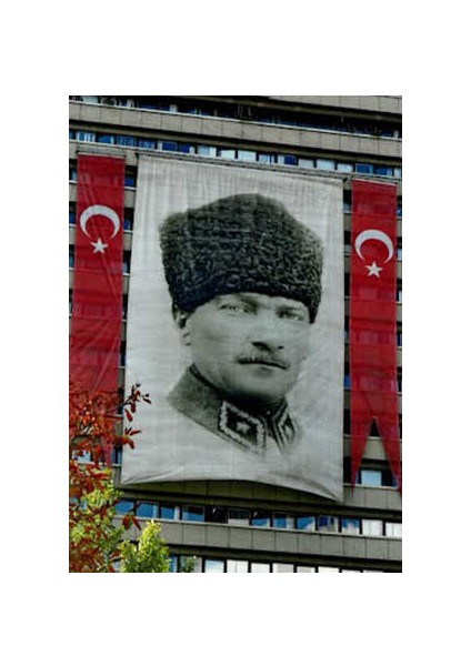 Siyah-Beyaz Mustafa Kemal Atatürk İmzalı Poster Bayrağı- 1,5x2,25 metre