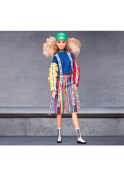 BMR1959 Koleksiyon Barbie Bebeği, Şapkalı - Kıvırcık Saçlı GHT92 fiyatları