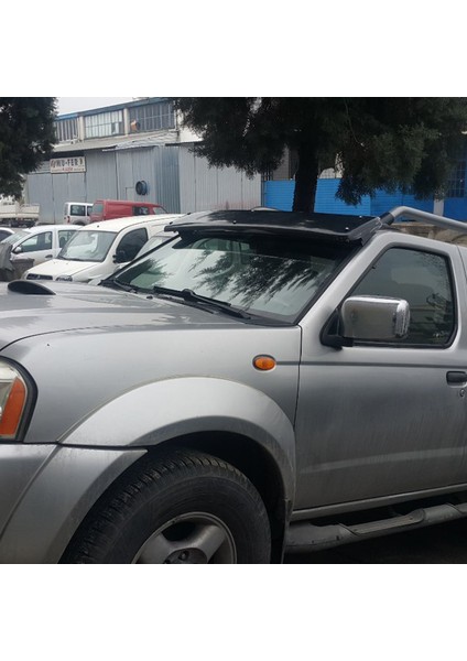 Nissan Navara Ön Cam Güneşliği Siperlik Vizör Şapka Terek (Abs) Parlak Siyah 2006-2015