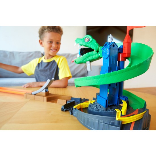 hot wheels köpek balığı macerası oyun seti