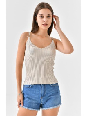 Modkofoni Askılı Sim Detaylı Bej Triko Crop Top