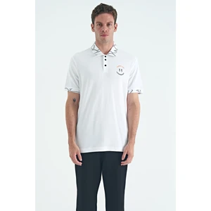Beyaz Yazı Nakışlı Baskı Detaylı Standart Kalıp Polo Yaka Erkek T-Shirt - 88239