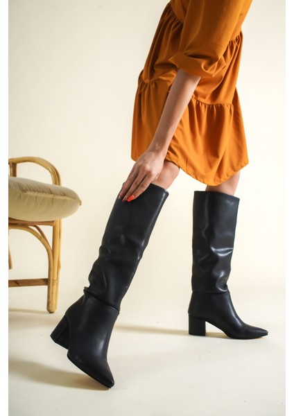 Kadın Akel Diz Altı Çekme Çizme Siyah-Deri