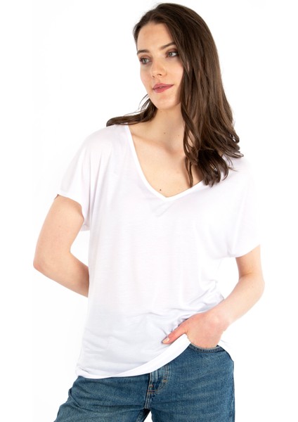 - V Yaka Oversize Lyocell Kadın T-Shirt