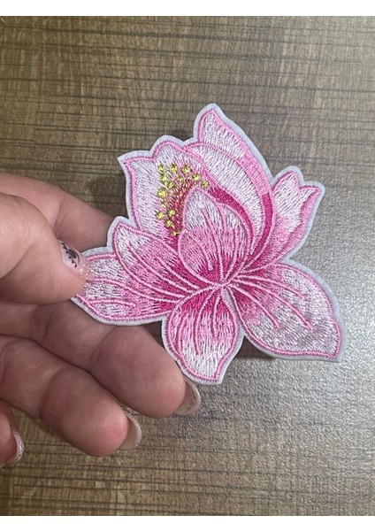 8x8 cm Ütü Ile Yapışan Lotus Çiçeği Nakış Işleme Yama Arma Aplike
