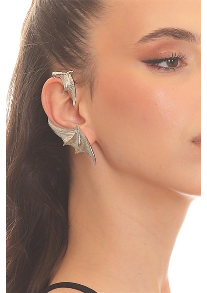 Kadın Gümüş Renk Lak Kaplama Çivili Model Sağ Kulak Yarasa Earcuff&kıkırdak Küpe