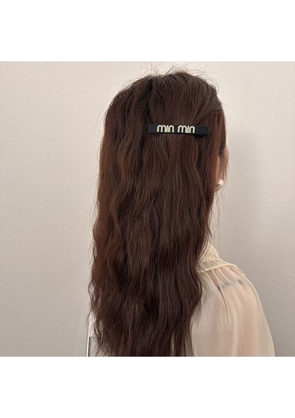 1 Saten Işıltılı Harfler Saç Tokası (Bej) (Yurt Dışından) fiyatları