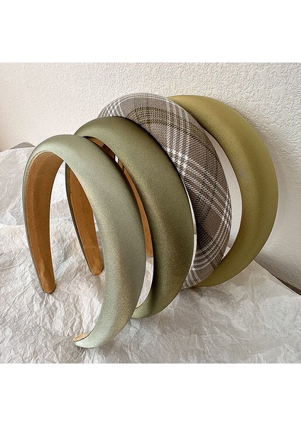 Şık, Yüksek Kafatasının Üst Kısmında Geniş Bir Sünger Saç Bandı (Yurt Dışından) fırsatları