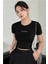 Spectacular Kısa Kol Kadın Siyah Bisiklet Yaka Likralı Body Crop T-Shirt 1