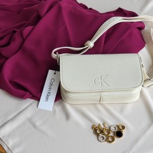 Hana Bags Krem Mıknatıslı Çanta