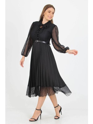 Neşeli Butik Kadın Siyah Yakası Bağlama Detaylı Kemerli Dantel Elbise APCX41