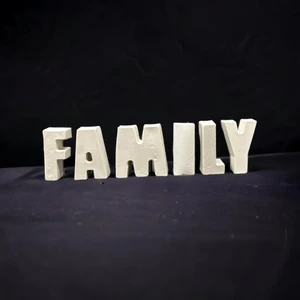 Lu Design Beyaz Family Yazısı Biblo Ev Dekorasyon 5cm Harf & Taş Tozu