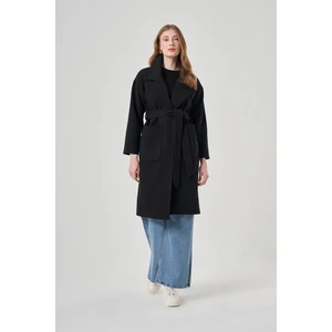 Basıc Kaşe Dokulu Siyah Kaban