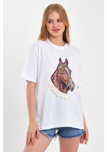 Püsküllü At Kafa Baskılı T-Shirt modelleri
