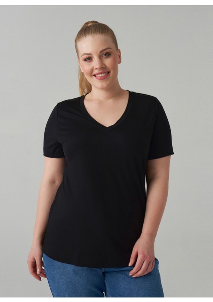 V Yaka Rahat Kalıp Düz Siyah Kadın Büyük Beden T-Shirt Julıan