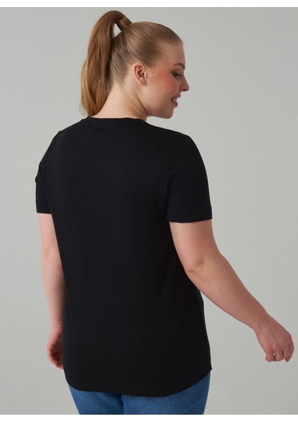 V Yaka Rahat Kalıp Düz Siyah Kadın Büyük Beden T-Shirt Julıan fiyatları