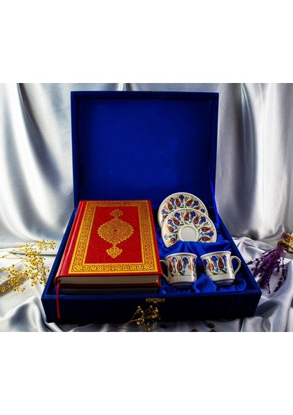İkili Altın Yaldızlı Kur'an-ı Kerim'li Kadife Kutulu Porselen Fincan Takımı