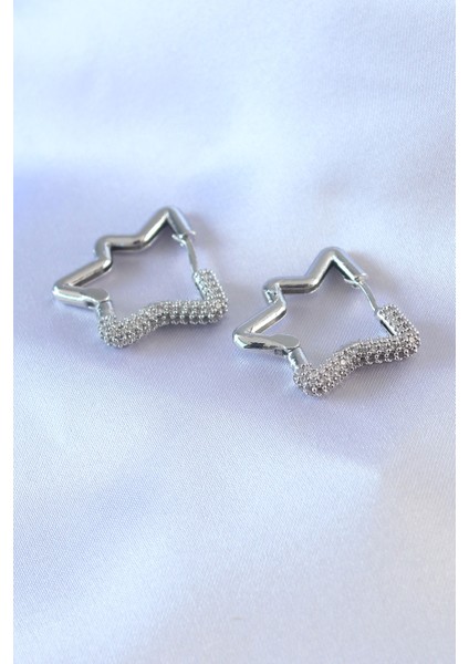 Gümüş Renk Yıldız Model Zirkon Taşlı Pirinç Kadın Yüzük