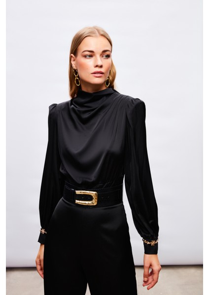 Kol Aksesuar Detaylı Bluz - Siyah