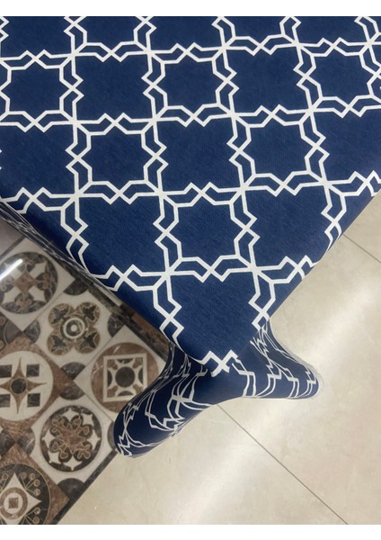 Sıvı ve Lekeye Dayanıklı Dertsiz Masa Örtüsü Zincir Desen
