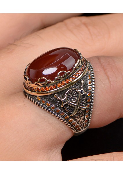 Gümüş Kılıç Figürlü Akik Taşlı Zirkon Taş Süslemeli 925 Ayar Gümüş Erkek Yüzüğü