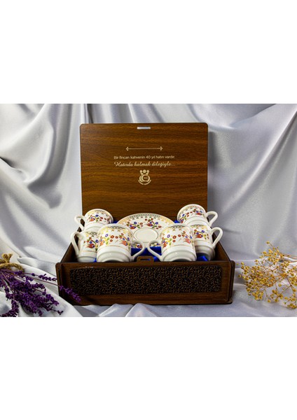 Altın Yaldızlı 6'lı Ahşap Kutulu Fincan Takımı