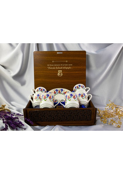 Altın Yaldızlı 6'lı Ahşap Kutulu Fincan Takımı