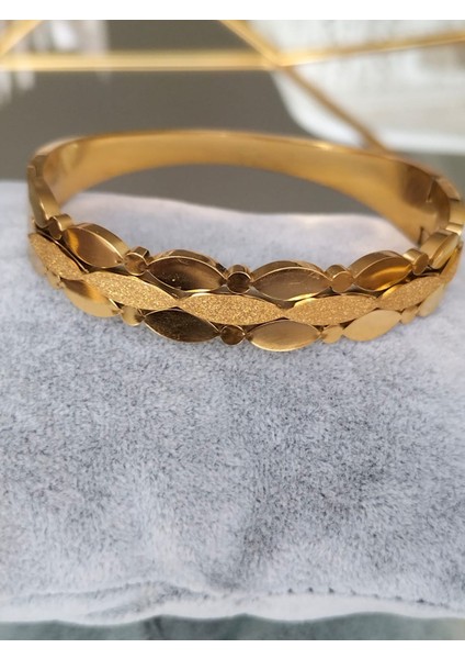 Kadın Çelik Gold Renk Kararmaz Kelepçebileklik fırsatları