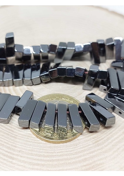 Hematit Taşı Dikdörtgen Çift Delikli Yarım Dizi 4,5*12 mm (36785) (18 cm Uzunluğundadır) fiyatları