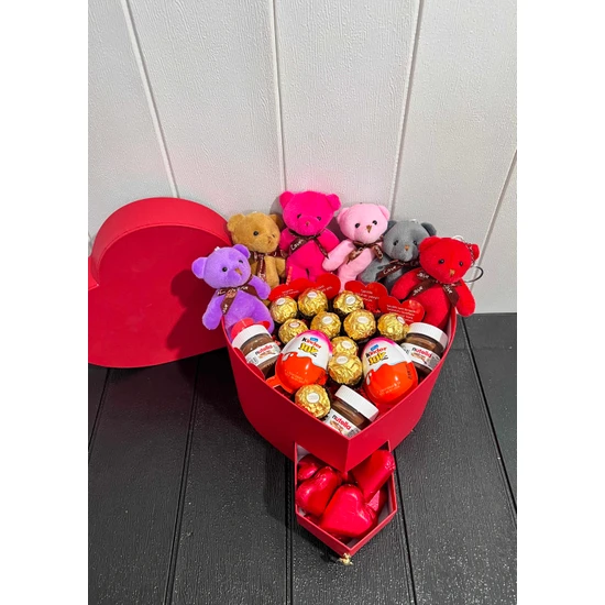 Lenostra Sevgiliye Romantik Hediye Çekmeceli Kalp Kutuda Lüx Çikolatalar ve Mini Ayıcıklar