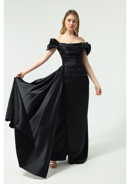 Kadın Siyah Kayık Yaka Kuyruklu Uzun Saten Abiye & Mezuniyet Elbisesi