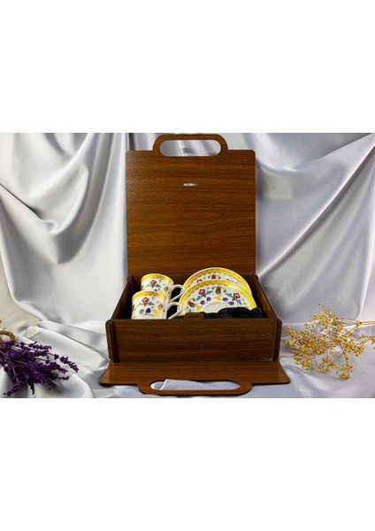 Altın Yaldızlı 2'li Ahşap Kutulu Fincan Takımı