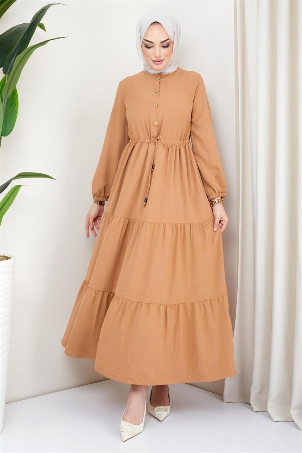 Hafsa Mina Büzgülü Düğmeli Ayrobin Elbise Camel görsel 3