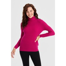 Desen Triko Kadın Tam Balıkçı Yaka Kol Ucu Düğmeli Yün Kazak Sıklamen