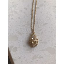 Gamze Butik Zirkon Taşlı Gold Renk Çiçekli Çelik Kolye