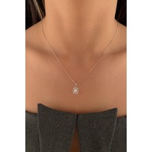 Fiyonk Kuyumculuk 14 Ayar Altın Baget Taşlı Kolye