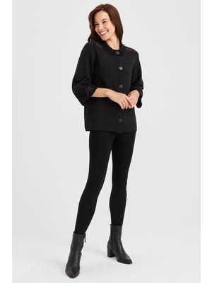 Desen Triko Kadın Dik Yaka Omzu ve Kolu Keçe Işlemeli Yün Ceket Siyah