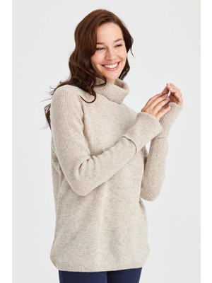 Desen Triko Kadın Tam Balıkçı Yaka Kolları Yırtmaçlı Yün Kazak V.bej