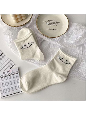 Sockshion Kadın Gülen Emoji Desenli Çorap - 4'lü Set - Şık ve Rahat Özel Tasarım