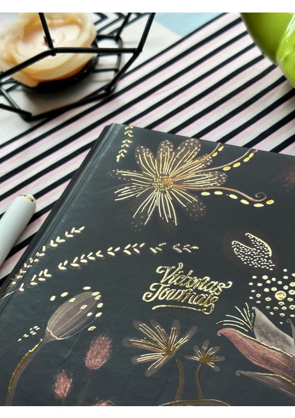 Gizli Spiralli Defter Sert Kapak 192 Sayfa 96 Yaprak 17X24 cm 90GR. Noktalı