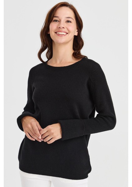 Kadın Sıfır Yaka Kolları Yırtmaçlı Kazak Siyah fiyatları