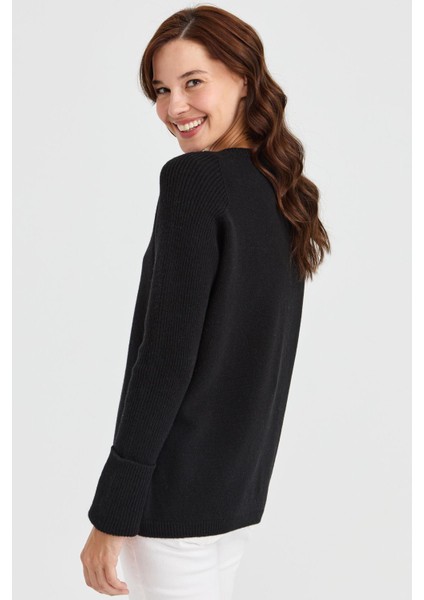 Kadın Sıfır Yaka Kolları Yırtmaçlı Kazak Siyah fırsatları