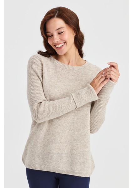 Kadın Sıfır Yaka Kolları Yırtmaçlı Kazak V.bej