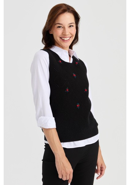 Kadın Sıfır Yaka Önü Baklava Linksli Yün Süveter Siyah fiyatları