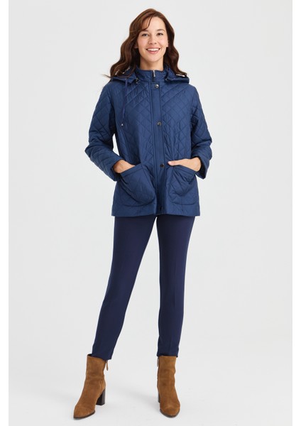 Kadın Kapüşonlu Dış Cepli Kısa Kapitone Ceket Lacivert fiyatları