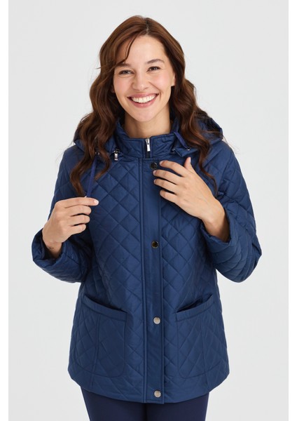 Kadın Kapüşonlu Dış Cepli Kısa Kapitone Ceket Lacivert indirimleri