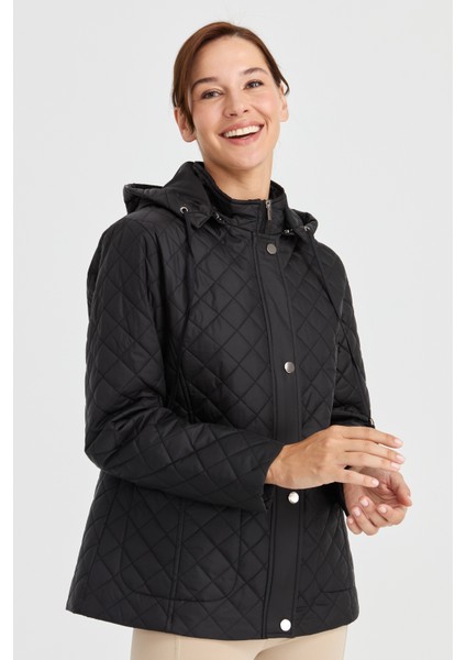 Kadın Kapüşonlu Dış Cepli Kısa Kapitone Ceket Siyah indirimleri