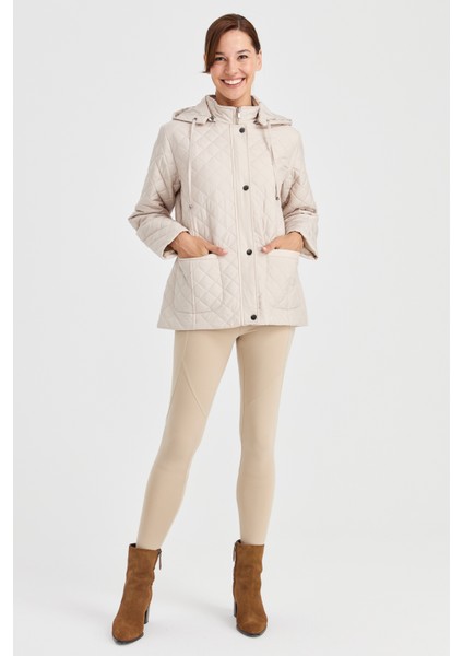 Kadın Kapüşonlu Dış Cepli Kısa Kapitone Ceket Bej fiyatları